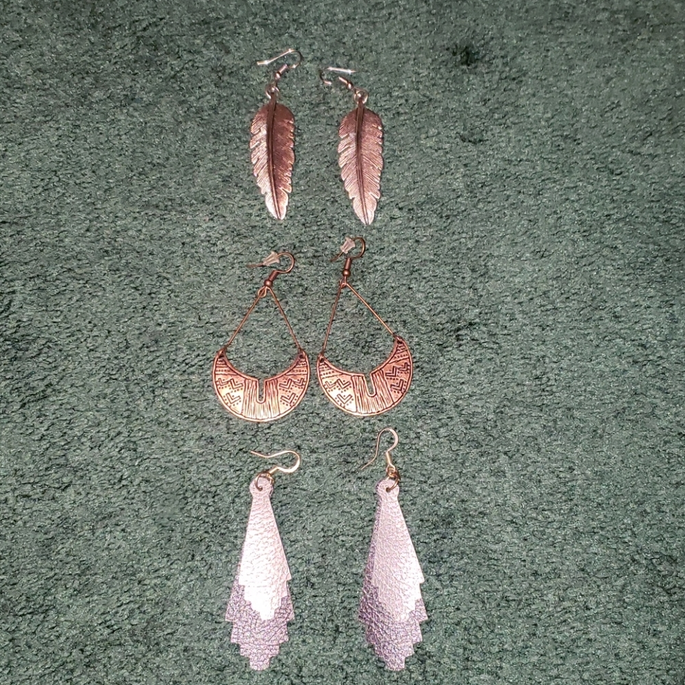 3 pairs of earrings
